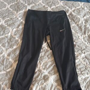 Nike Dri-FIT black capri leggings medium